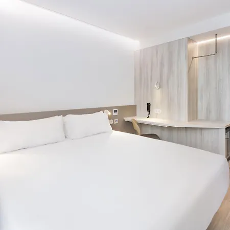 B&B Hotel Santo Tirso 3* サント・ティルソ